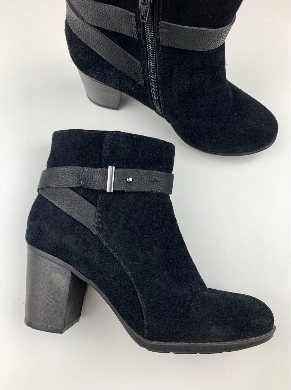 Clarks Enfield Sari Ankle Boots Black Suede Block Heels Comfort Booties Womens 7